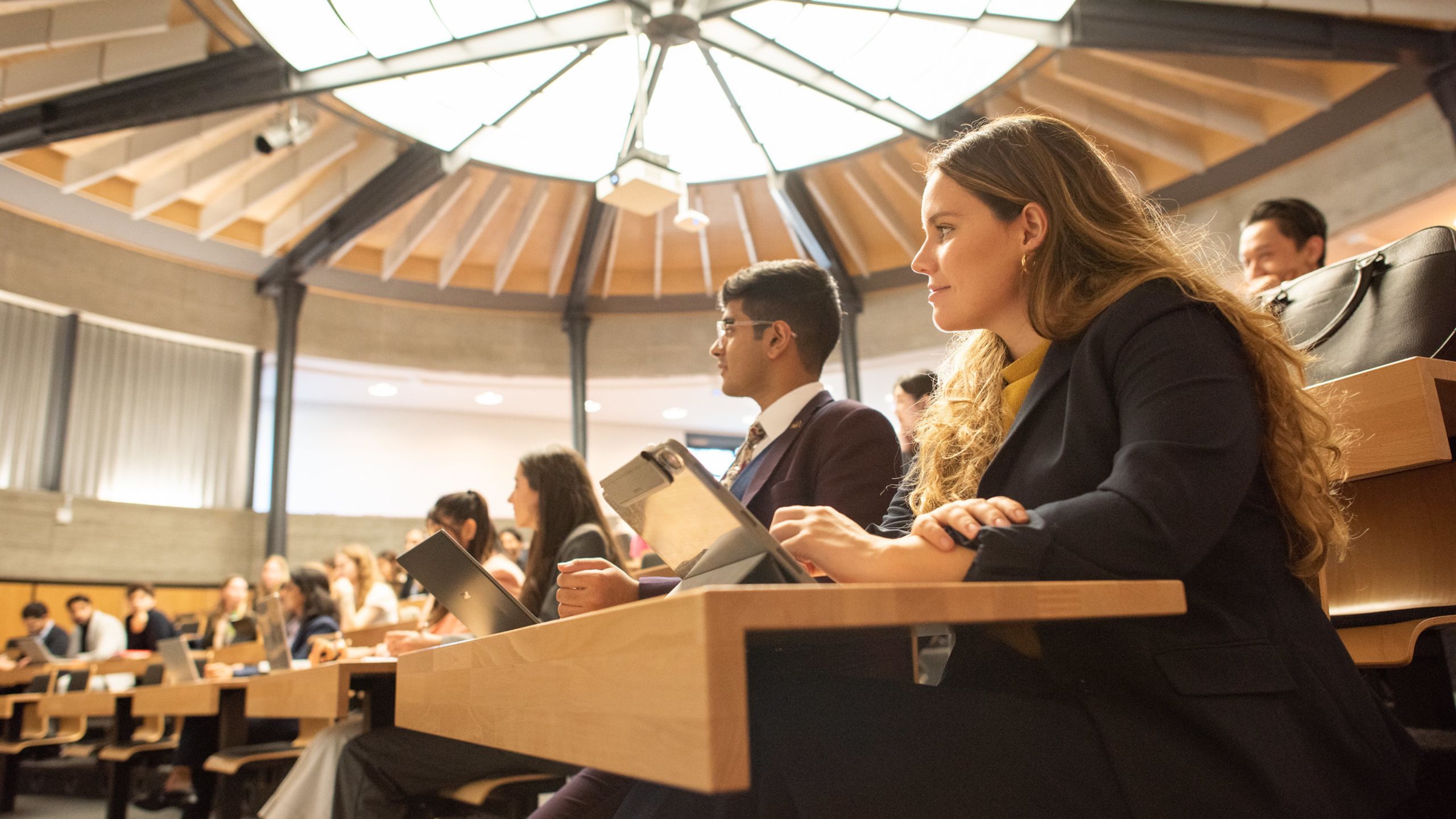 EHL-campus-tchumi-student