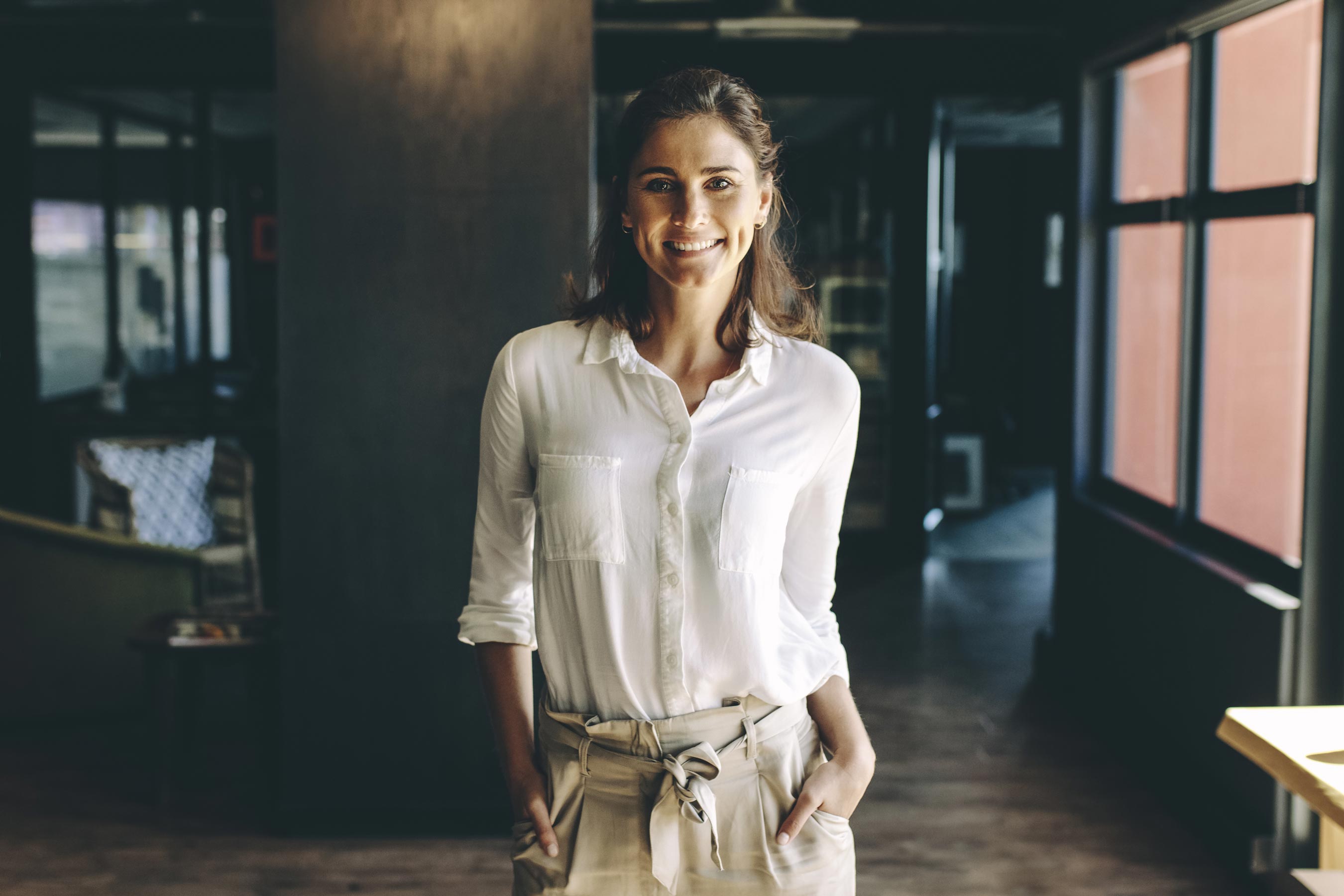 ehl-advisory-hotel-manager-woman