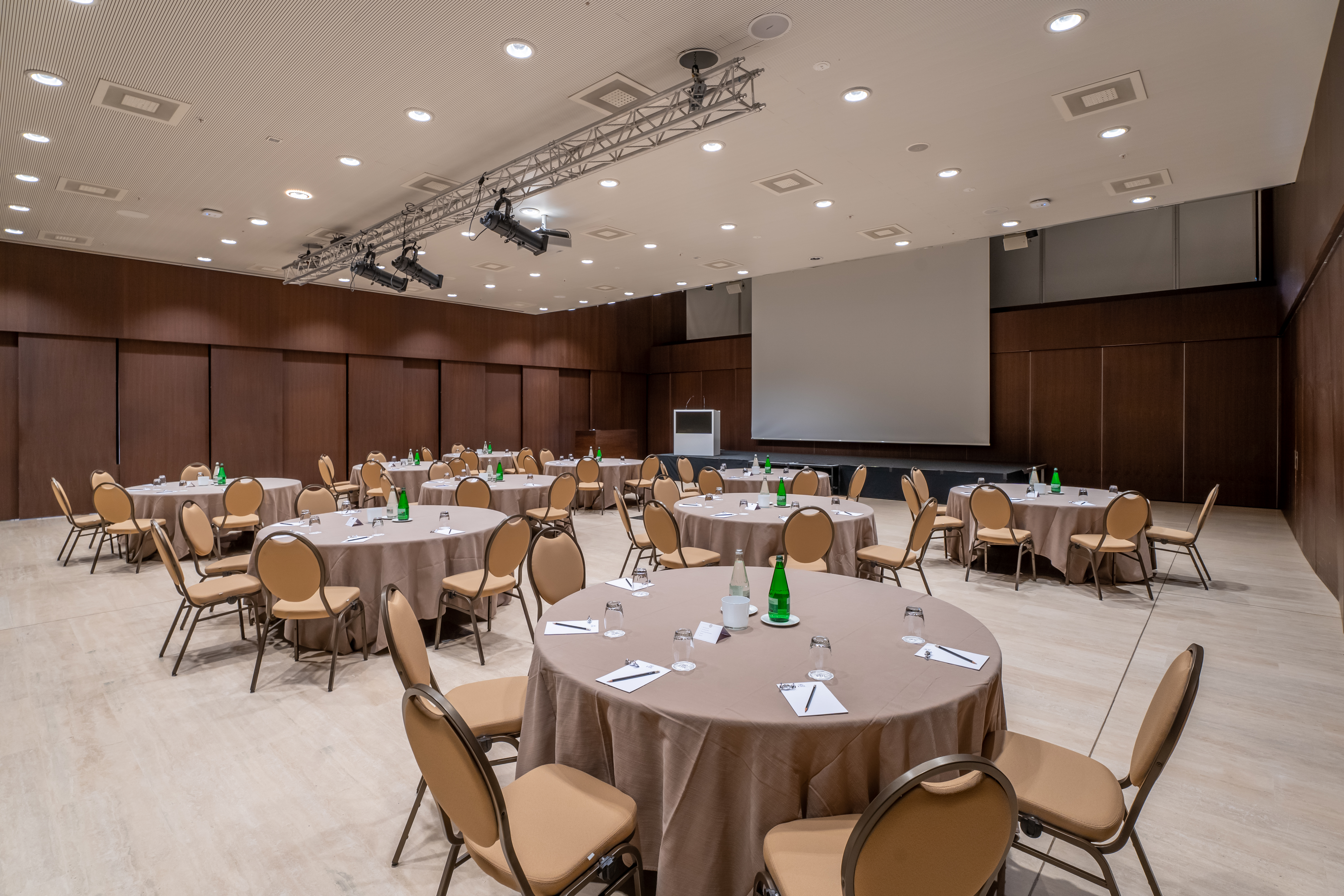 ehl-lausanne-events-aula-cabaret