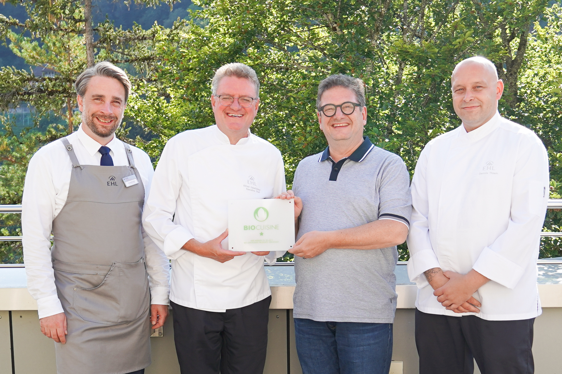 © 2024 EHL, All rights reserved. v.l.n.r.: Jan Euler, EHL Leiter Restauration; Alfred Zuberbühler EHL Executive Chef; Reto Thörig, Senior Projektleiter Gastronomie bei Bio Suisse, Dennis Thiem EHL Fachdozent Küche
