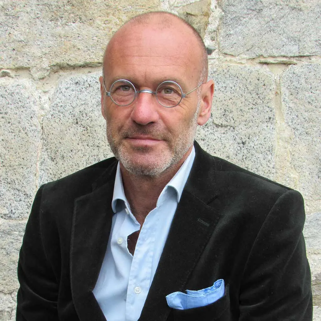 ex_Michael Gibbert Adjunct Professor, EHL Group